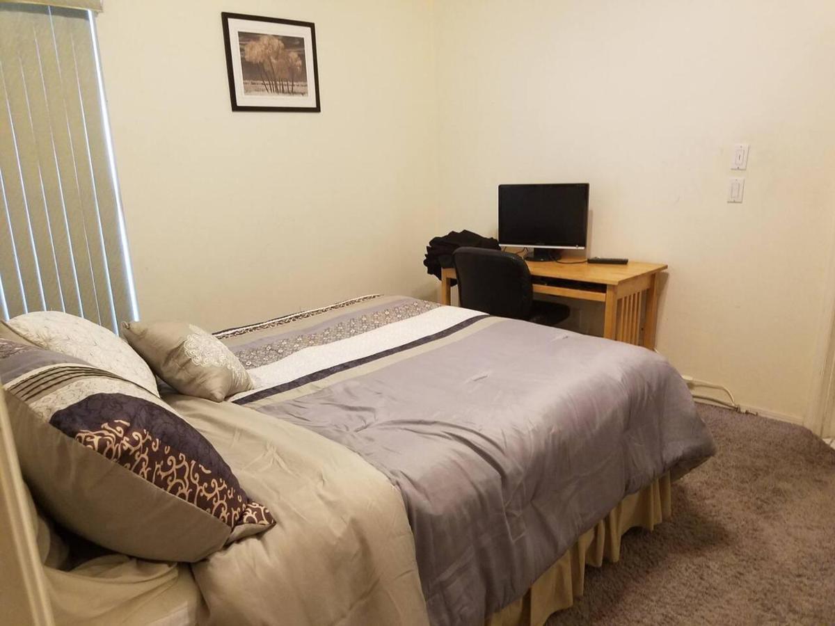 טאמפה Cozy And Conveniently Located Pool Home With Free Wifi מראה חיצוני תמונה